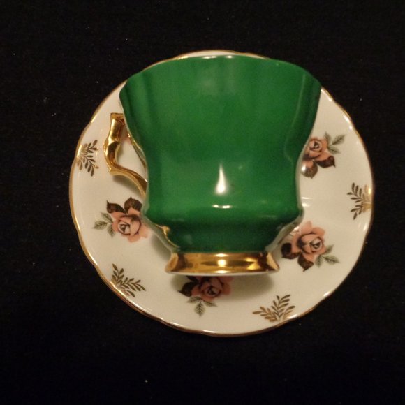 OLD MONEY ROYAL WINSOR FINE BONE CHINA GREEN FLORALS CUP & SAUCER - Picture 1 of 12